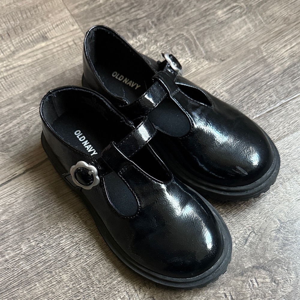 Old Navy Black Patent Mary Jane Dress Shoes for Kids